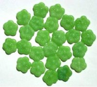 25 15mm Matte Green Marble Flower Beads